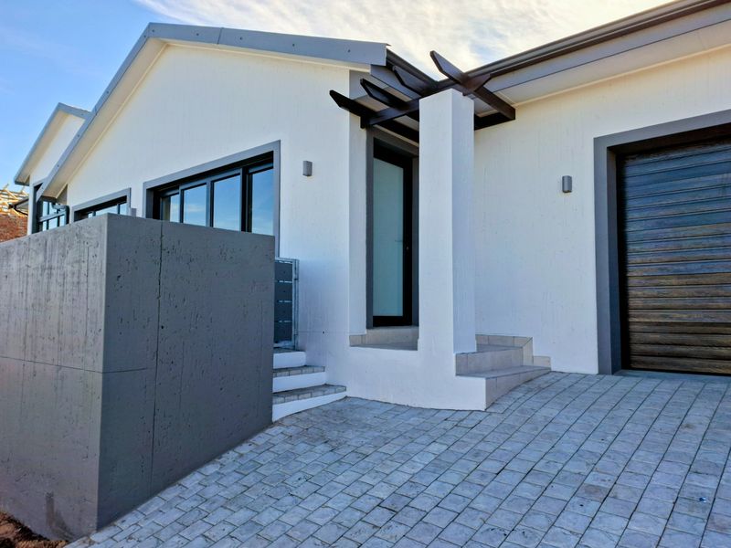 Contemporary Coastal Elegance  Brand-New Home in Melkhout Estate - Photo 4
