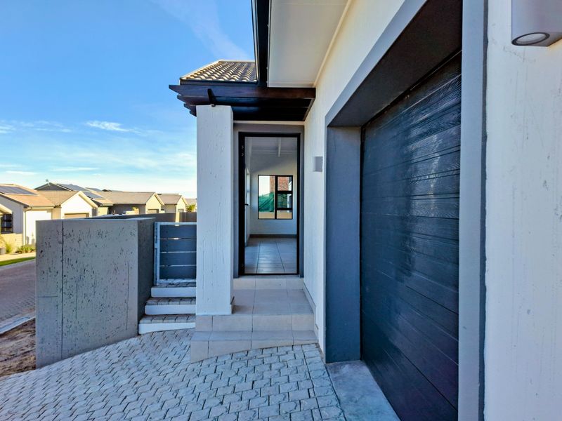 Contemporary Coastal Elegance  Brand-New Home in Melkhout Estate - Photo 5