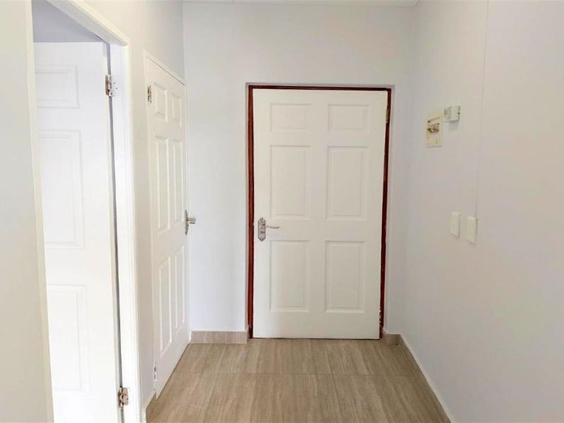 Ground floor apartment For Sale in Parklands North, Blouberg - Photo 8