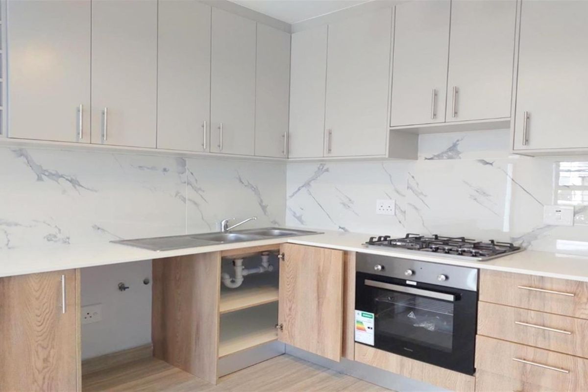 Ground floor apartment For Sale in Parklands North, Blouberg - Photo 4