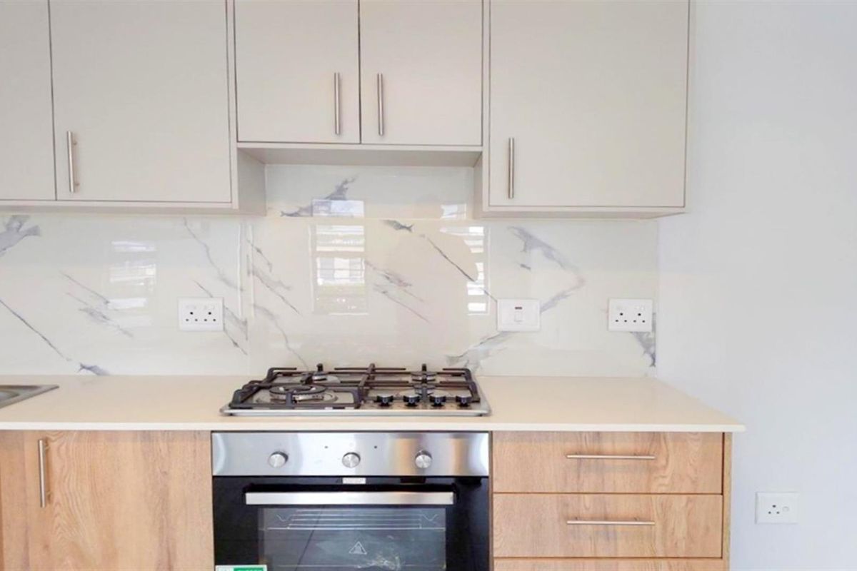 Ground floor apartment For Sale in Parklands North, Blouberg - Photo 5