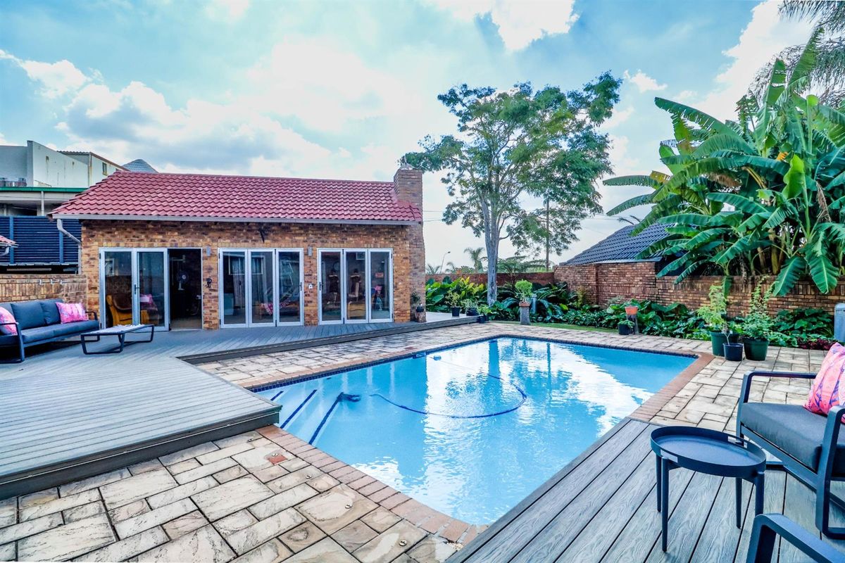 3-Bedroom Family Home with Solar, Borehole and Entertainment Features in The Reeds - Photo 4