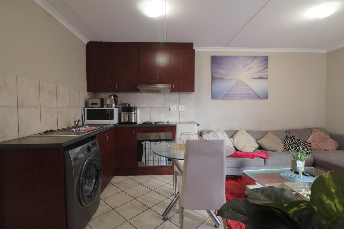 Apartment For Sale in Buh Rein Estate, Kraaifontein - Photo 2
