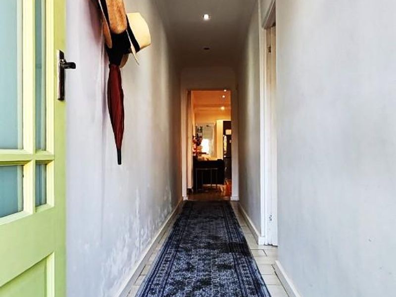 Charming 2-bedroom home in Observatory, Cape Town - Photo 6