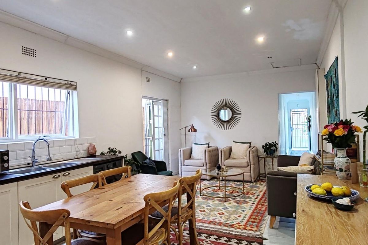 Charming 2-bedroom home in Observatory, Cape Town - Photo 3