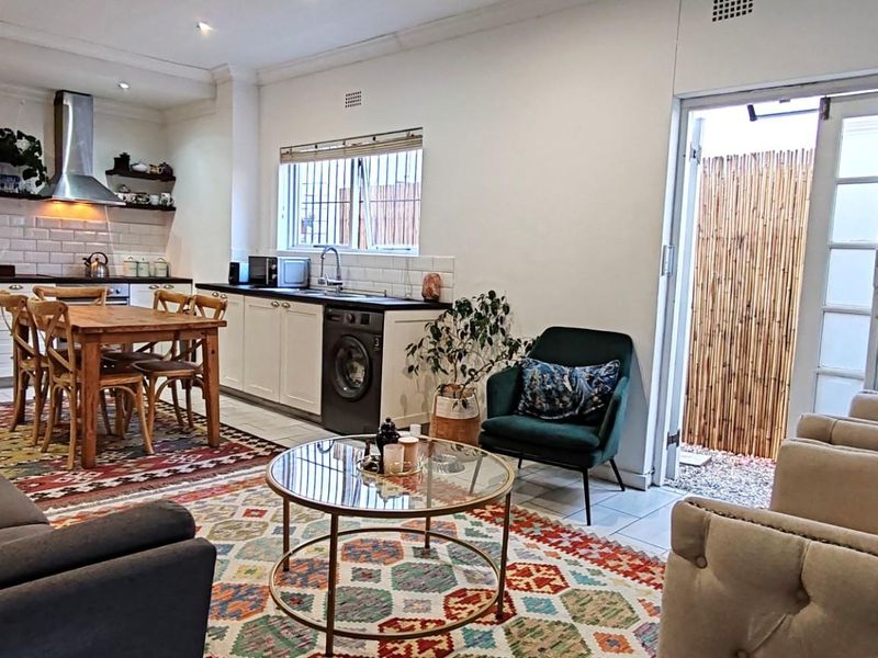 Charming 2-bedroom home in Observatory, Cape Town - Photo 2