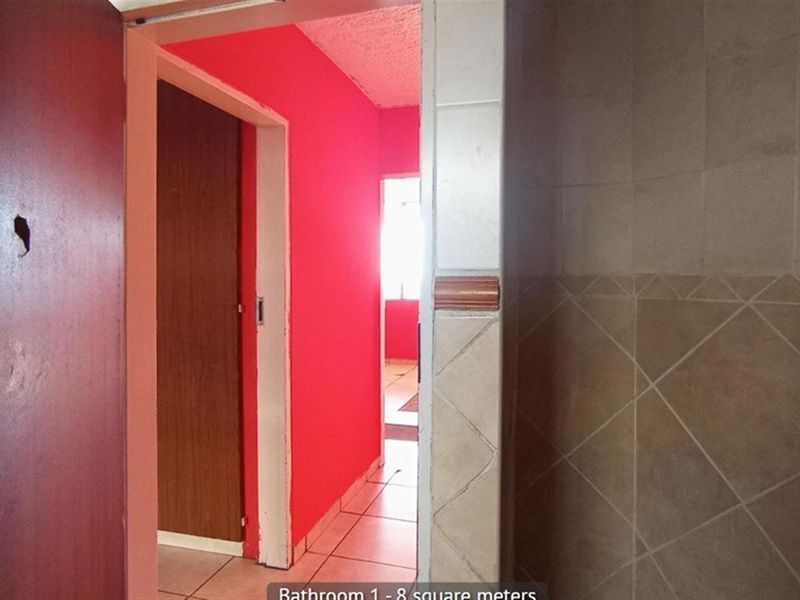 Apartment For Sale in Silverton, Pretoria - Photo 8