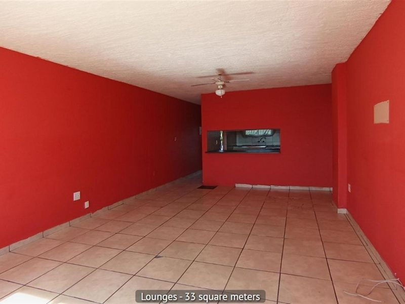 Apartment For Sale in Silverton, Pretoria - Photo 3