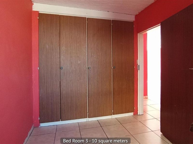 Apartment For Sale in Silverton, Pretoria - Photo 5
