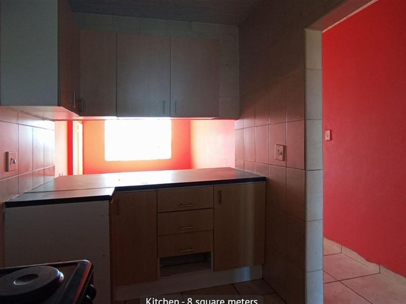Apartment For Sale in Silverton, Pretoria - Photo 10