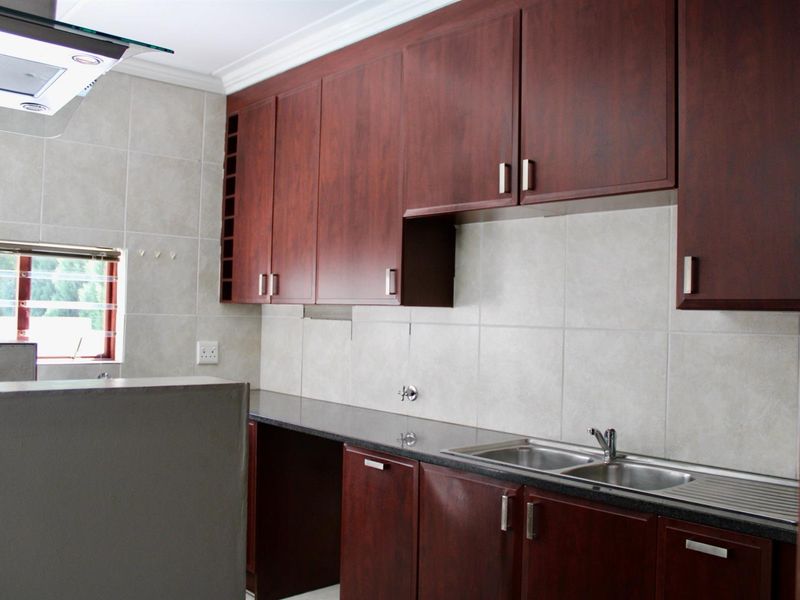 Free Standing House In a Secure Complex - Photo 6