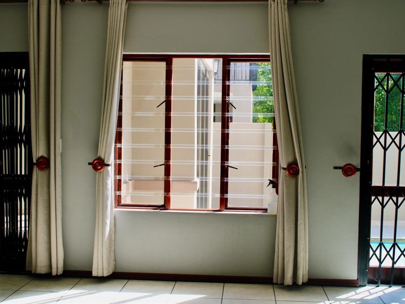 Free Standing House In a Secure Complex - Photo 3