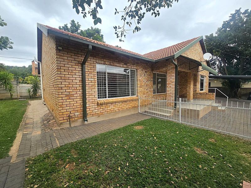 Stunning 3 Bedroom Duet for Sale in Montana Park - Photo 6