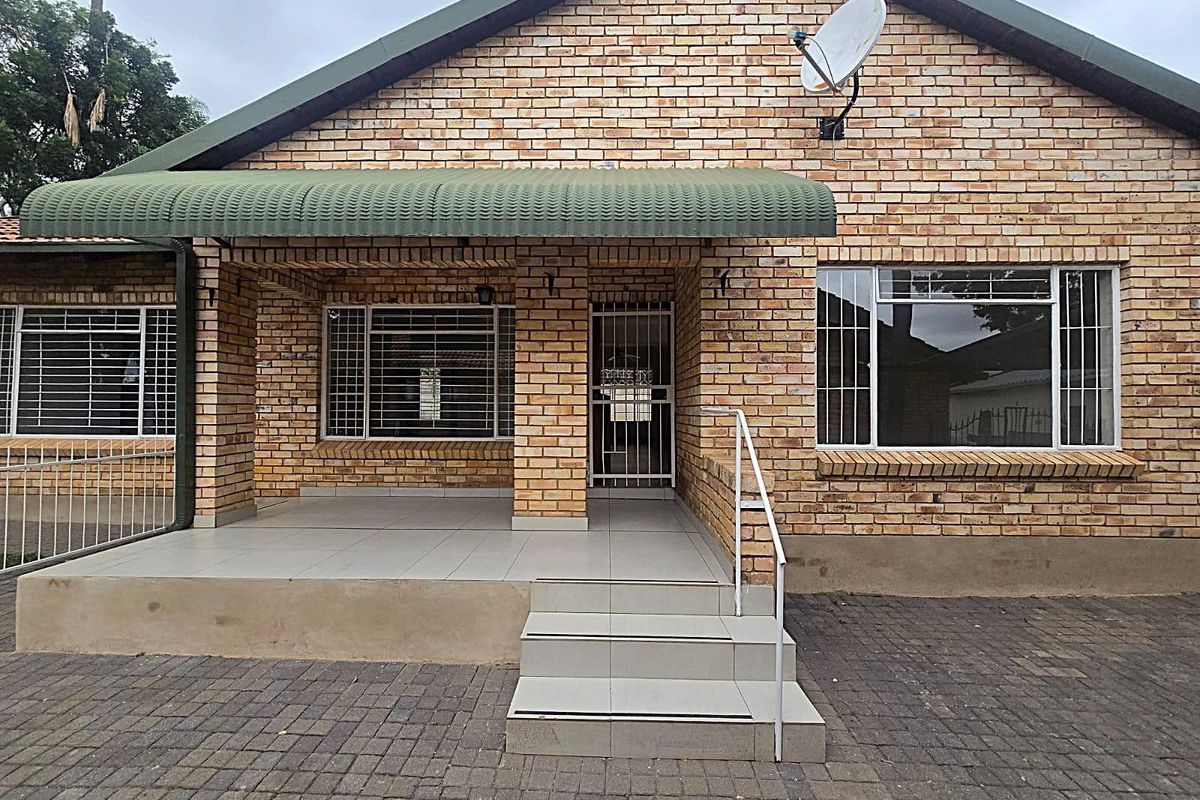 Stunning 3 Bedroom Duet for Sale in Montana Park - Photo 2