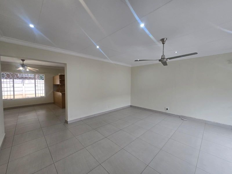 Stunning 3 Bedroom Duet for Sale in Montana Park - Photo 10