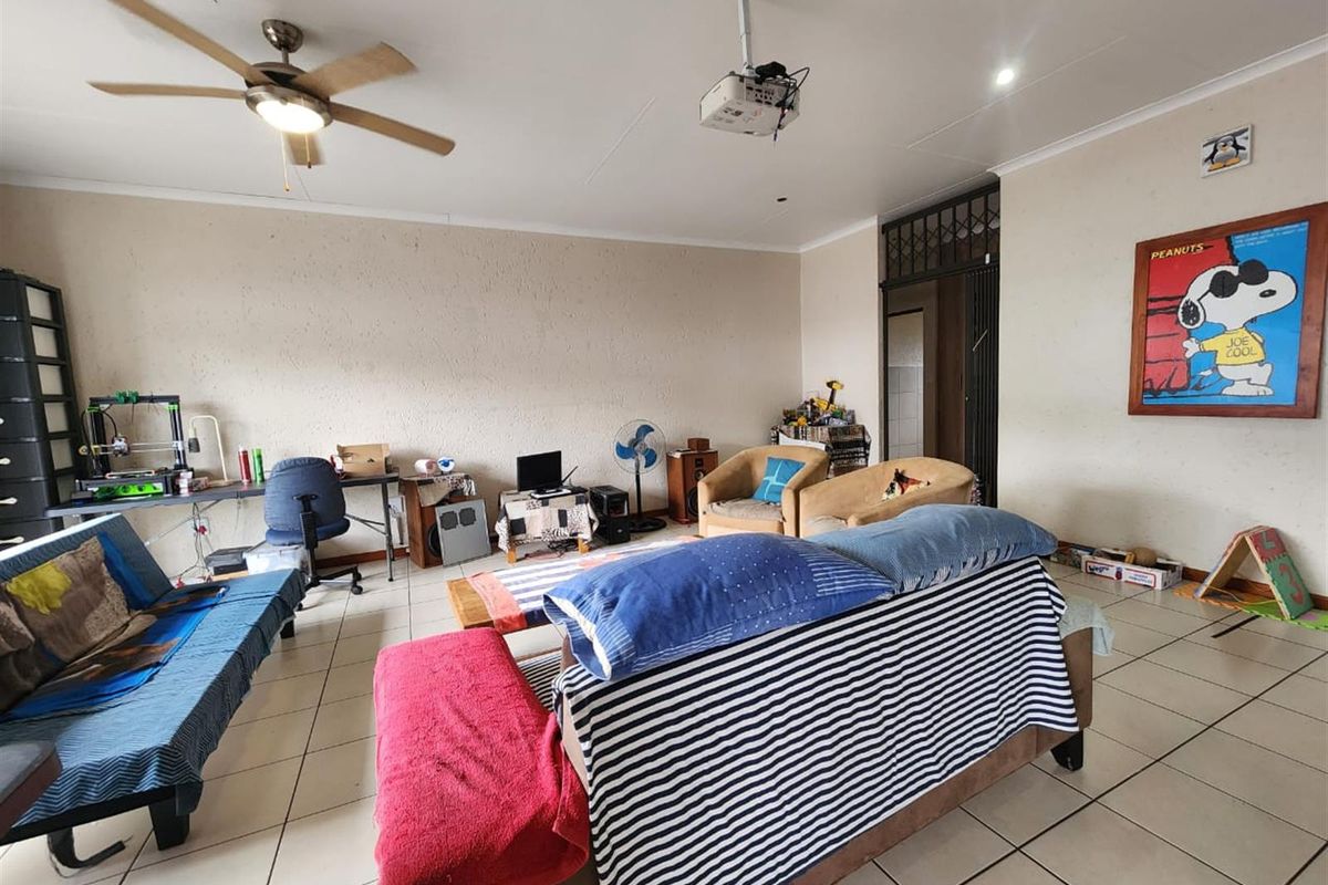 Modern Comfort, Secure Living and Prime Location in Fauna Park - Photo 5