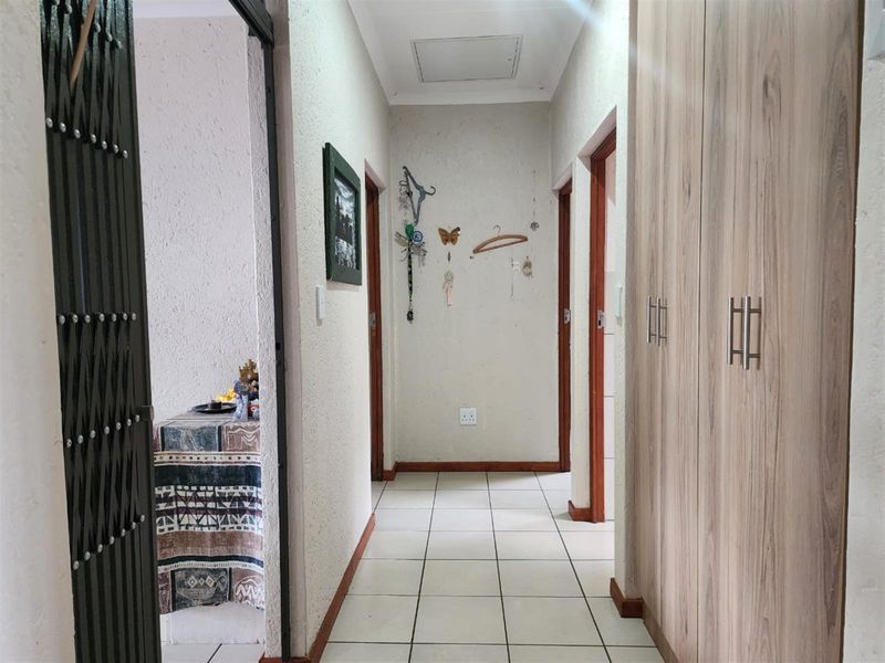 Modern Comfort, Secure Living and Prime Location in Fauna Park - Photo 8