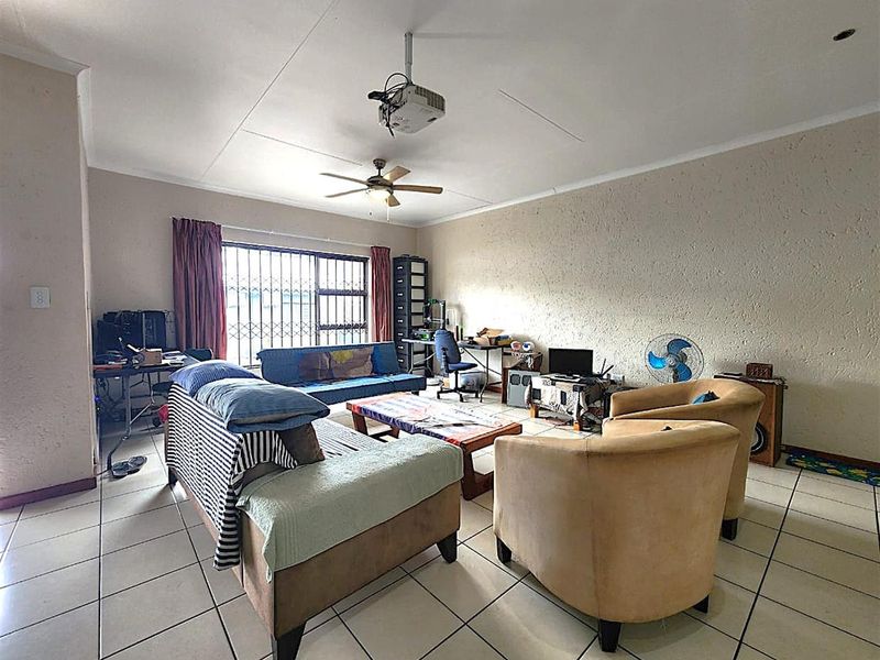 Modern Comfort, Secure Living and Prime Location in Fauna Park - Photo 2