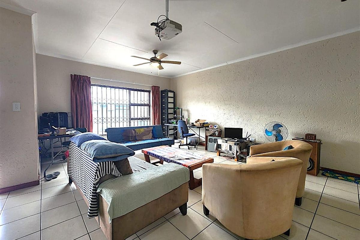 Modern Comfort, Secure Living and Prime Location in Fauna Park - Photo 2