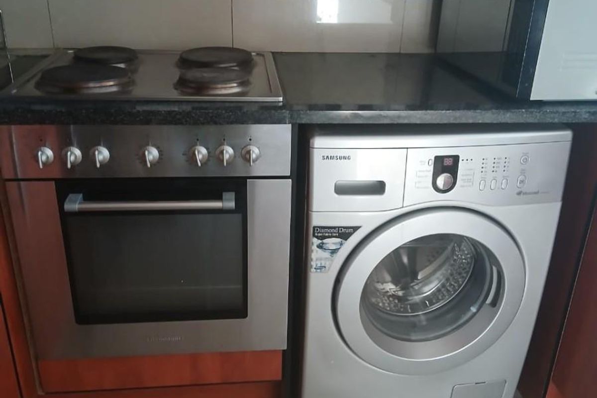 Furnished Apartment To Rent in Sandton (Grayston  Dr) - Photo 3