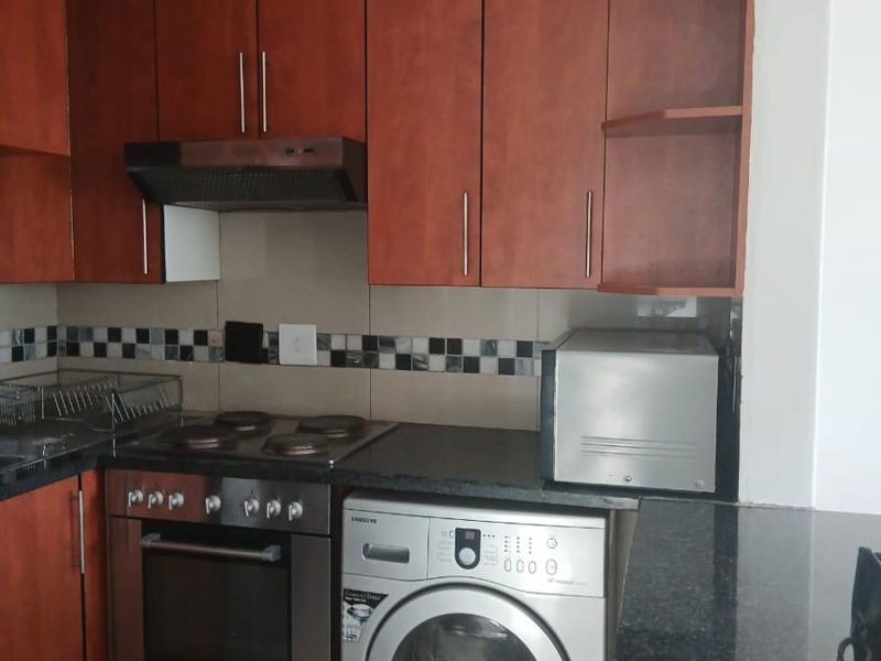 Furnished Apartment To Rent in Sandton (Grayston  Dr) - Photo 4