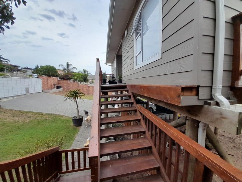 Charming neat 3-Bedroom Home with Scenic Views in Sought-After Fraaiuitsig - Photo 2
