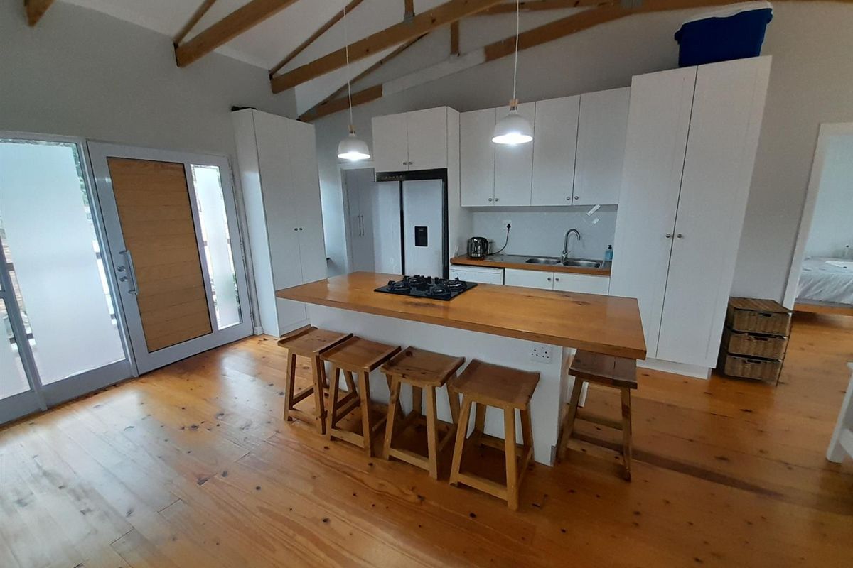 Charming neat 3-Bedroom Home with Scenic Views in Sought-After Fraaiuitsig - Photo 5