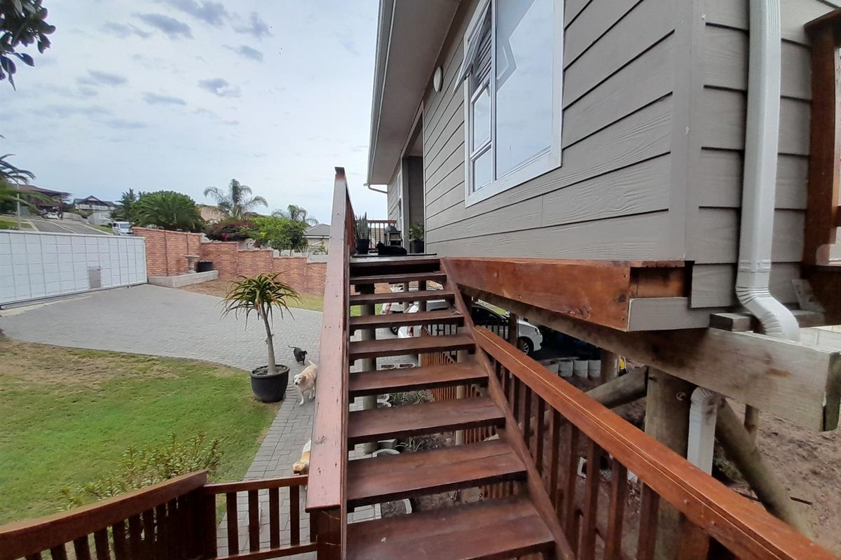 Charming neat 3-Bedroom Home with Scenic Views in Sought-After Fraaiuitsig - Photo 2
