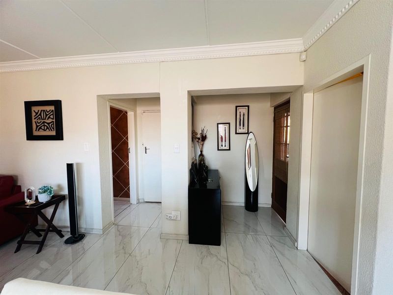 3 Bedroom House To Rent in Kyalami, Midrand - Photo 9