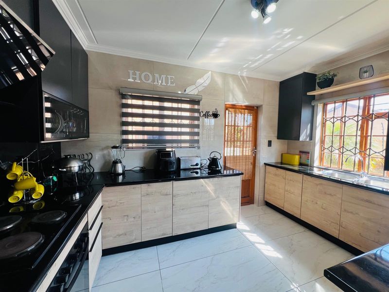 3 Bedroom House To Rent in Kyalami, Midrand - Photo 10