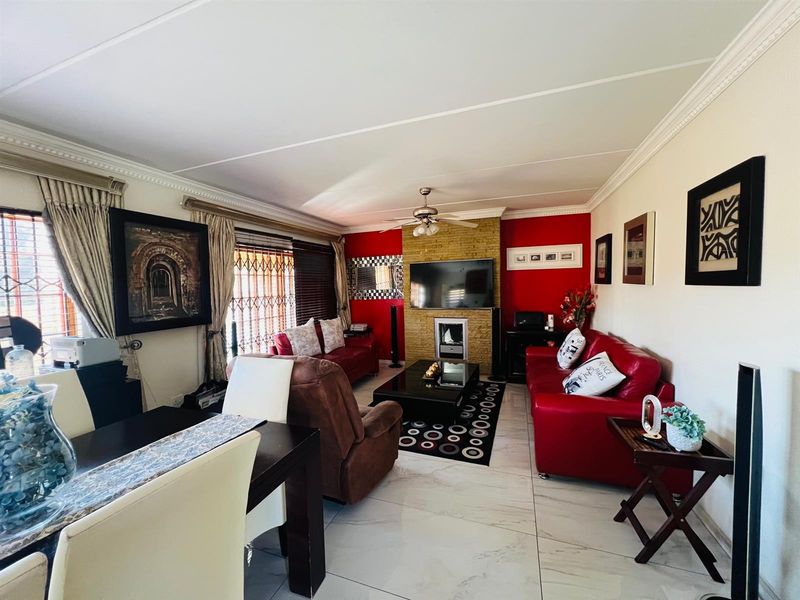 3 Bedroom House To Rent in Kyalami, Midrand - Photo 4