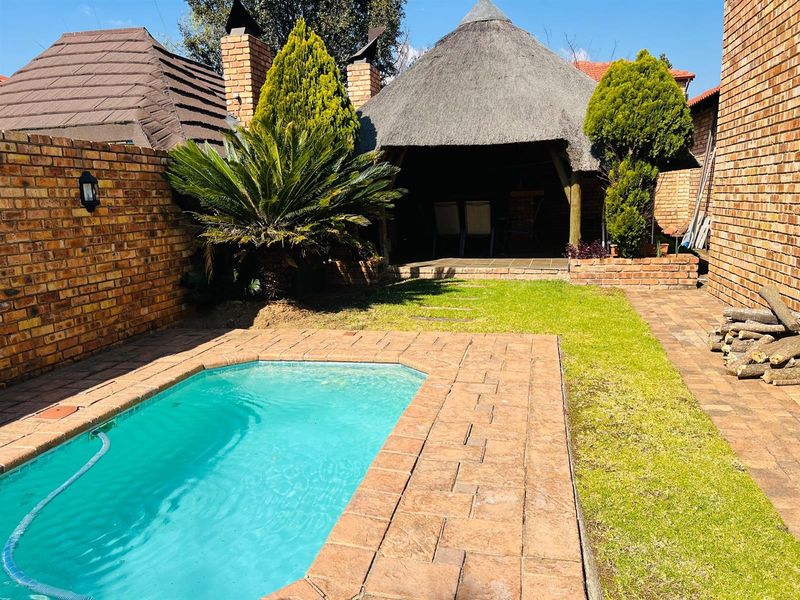 3 Bedroom House To Rent in Kyalami, Midrand - Photo 2