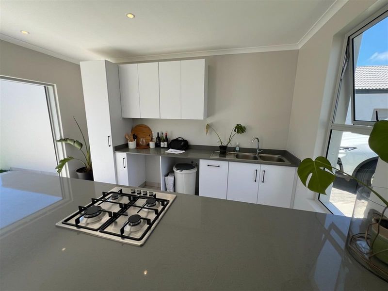 Modern 2-Bedroom Home in Lalela Estate -    NO TRANSFER DUTY - Photo 8