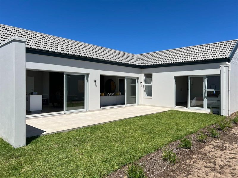 Modern 2-Bedroom Home in Lalela Estate -    NO TRANSFER DUTY - Photo 2