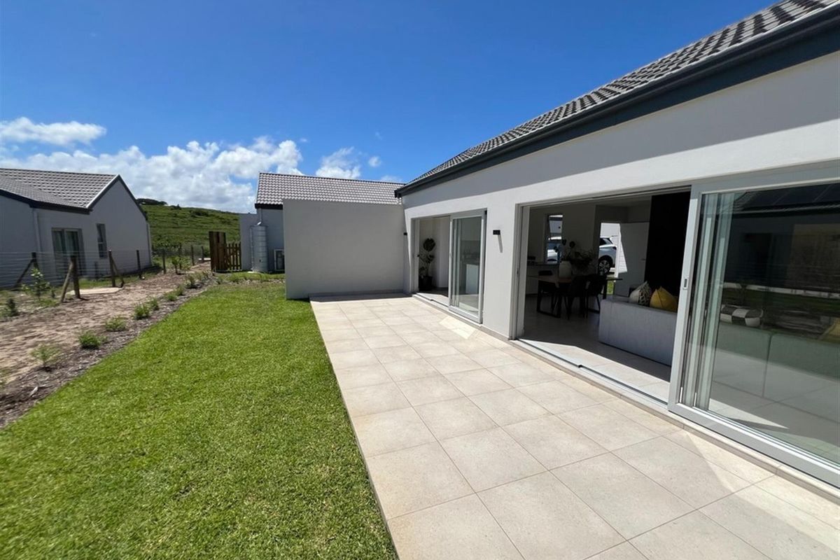 Modern 2-Bedroom Home in Lalela Estate -    NO TRANSFER DUTY - Photo 3