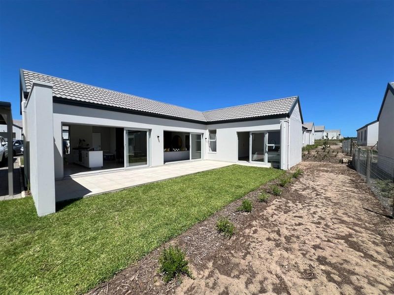 Modern 2-Bedroom Home in Lalela Estate -    NO TRANSFER DUTY - Photo 1