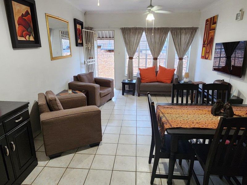 Townhouse For Sale in Silverton, Pretoria - Photo 5