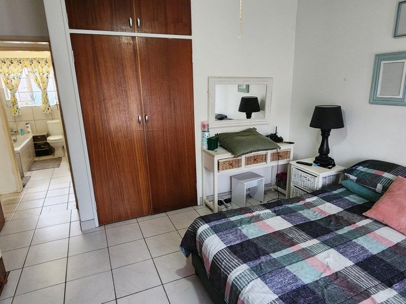 Townhouse For Sale in Silverton, Pretoria - Photo 10