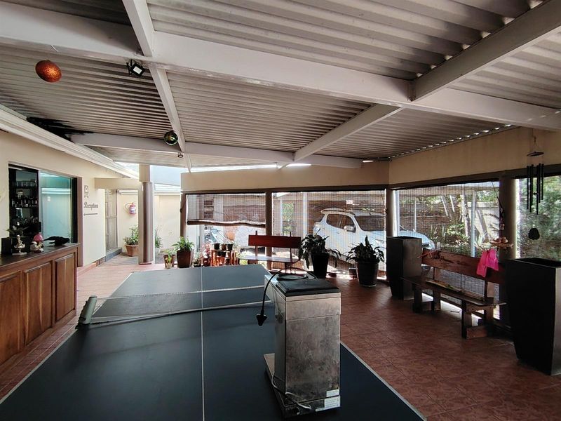 Where collaborative space meets private retreat - Photo 2