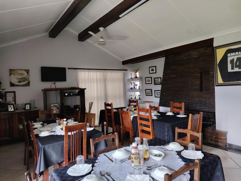 Where collaborative space meets private retreat - Photo 9