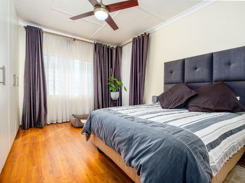 3 Bedroom House For Sale in Silverfields, Roodepoort - Photo 10