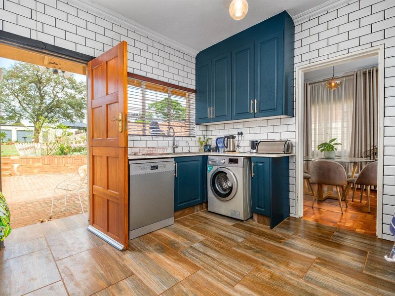 3 Bedroom House For Sale in Silverfields, Roodepoort - Photo 2