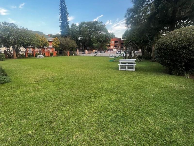 First-Floor Apartment in Knightbridge Complex - Photo 6