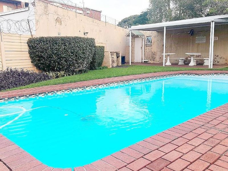 First-Floor Apartment in Knightbridge Complex - Photo 9