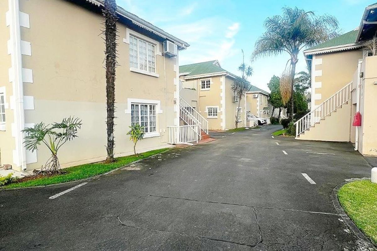 First-Floor Apartment in Knightbridge Complex - Photo 3