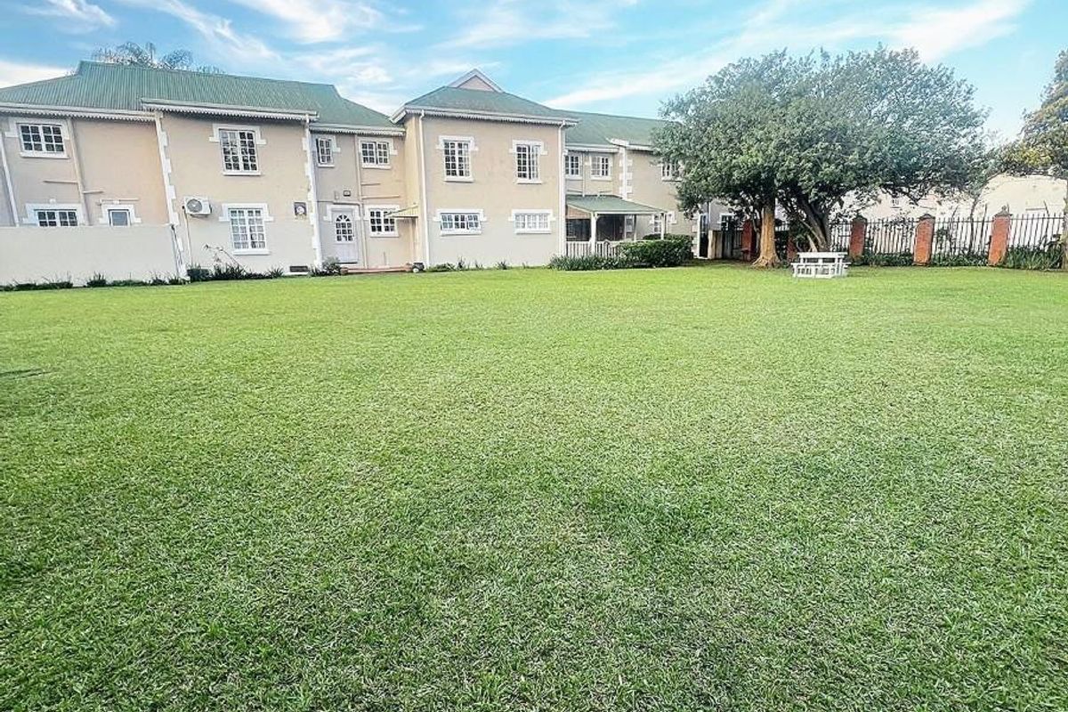 First-Floor Apartment in Knightbridge Complex - Photo 5