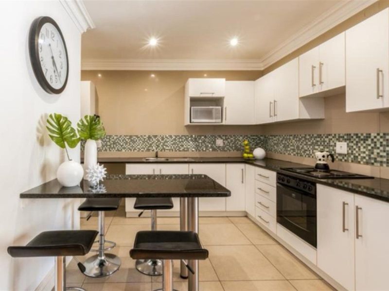 Great Investment Opportunity!!! 3 X 1 Bedroom Apartment block within 100m from Strand Beach!!! - Photo 6