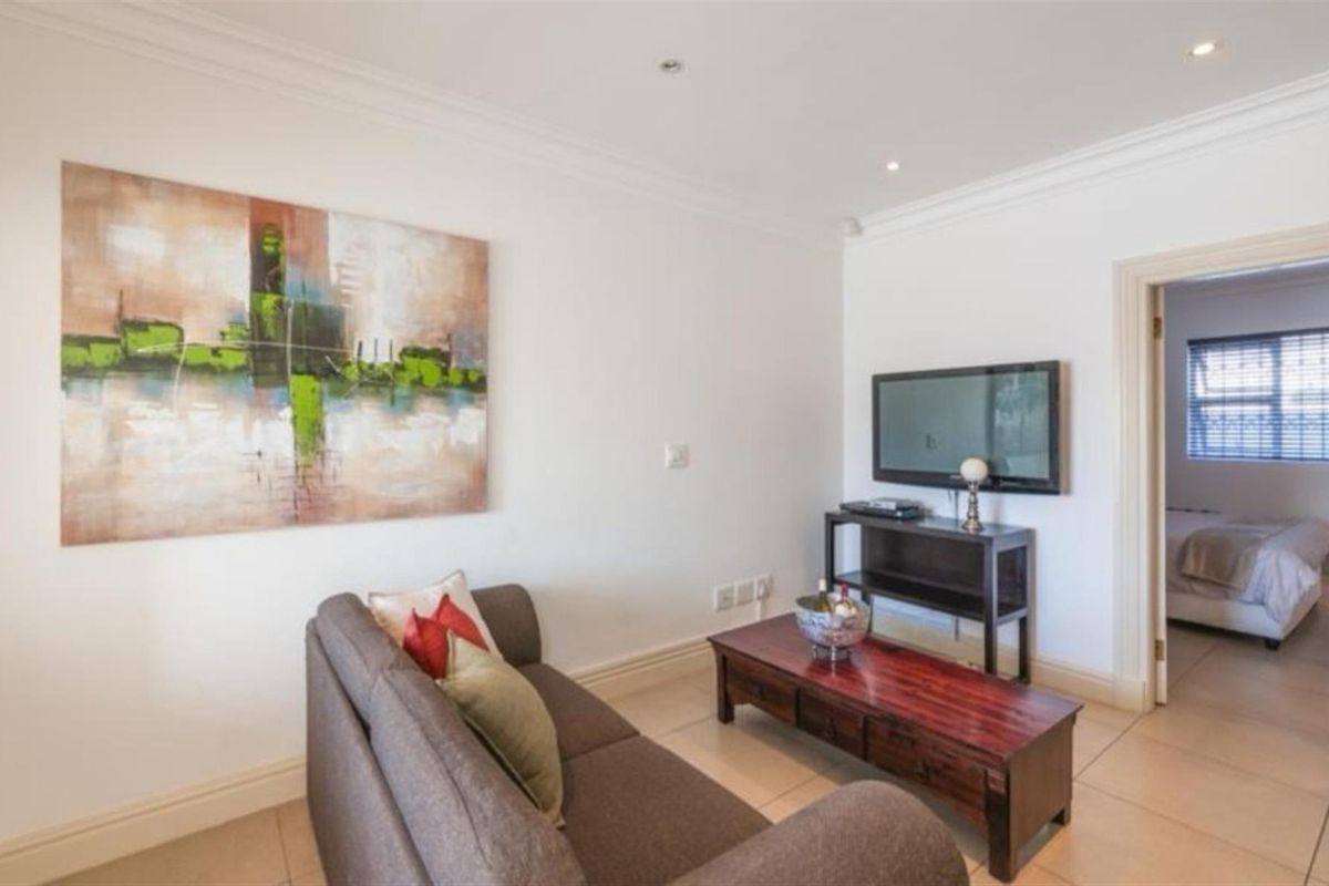 Great Investment Opportunity!!! 3 X 1 Bedroom Apartment block within 100m from Strand Beach!!! - Photo 4