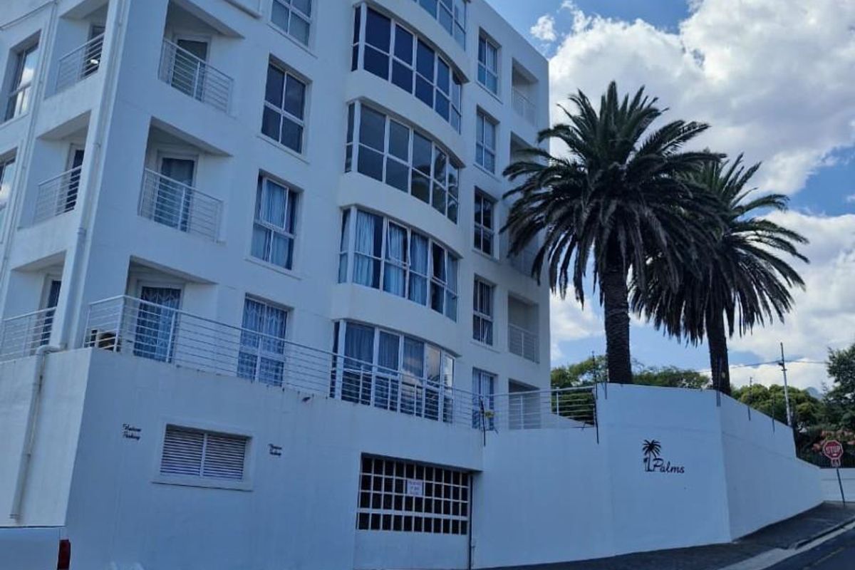 64 sqm upmarket Apartment near beach front in Strand - Photo 3