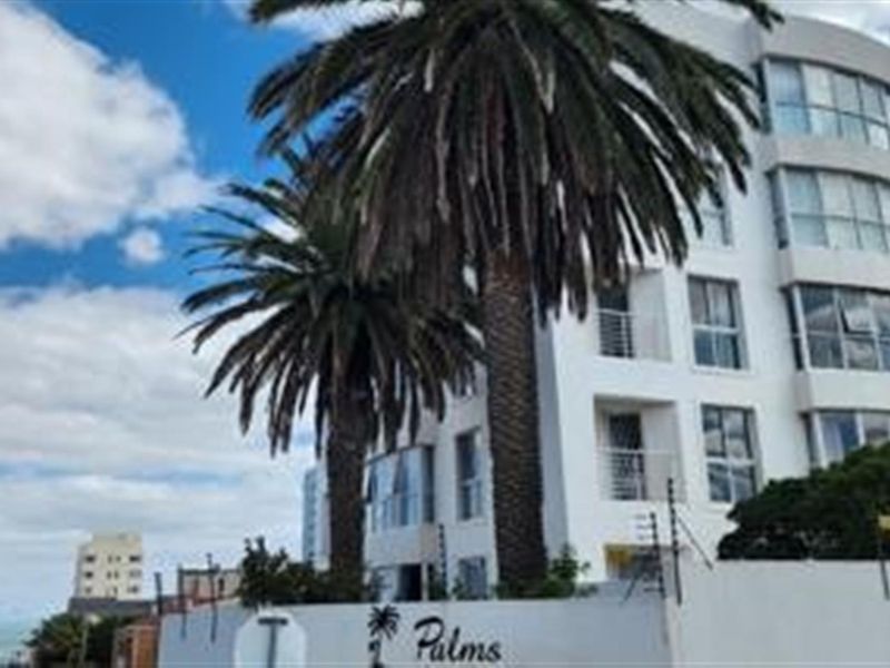 64 sqm upmarket Apartment near beach front in Strand - Photo 1